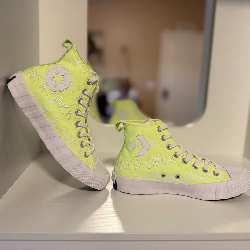 Converse UNT1TL3D High "Not A Chuck" Volt Neon Yellow Size Women’s 8.5-Men’s 6.5